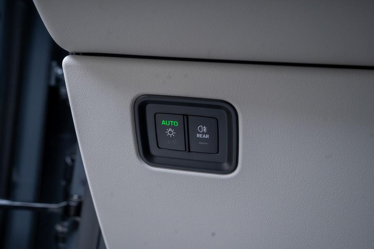 2025 Porsche Macan Electric 4 Sport Chrono Package / Bose Sound / Surround View Portland OR