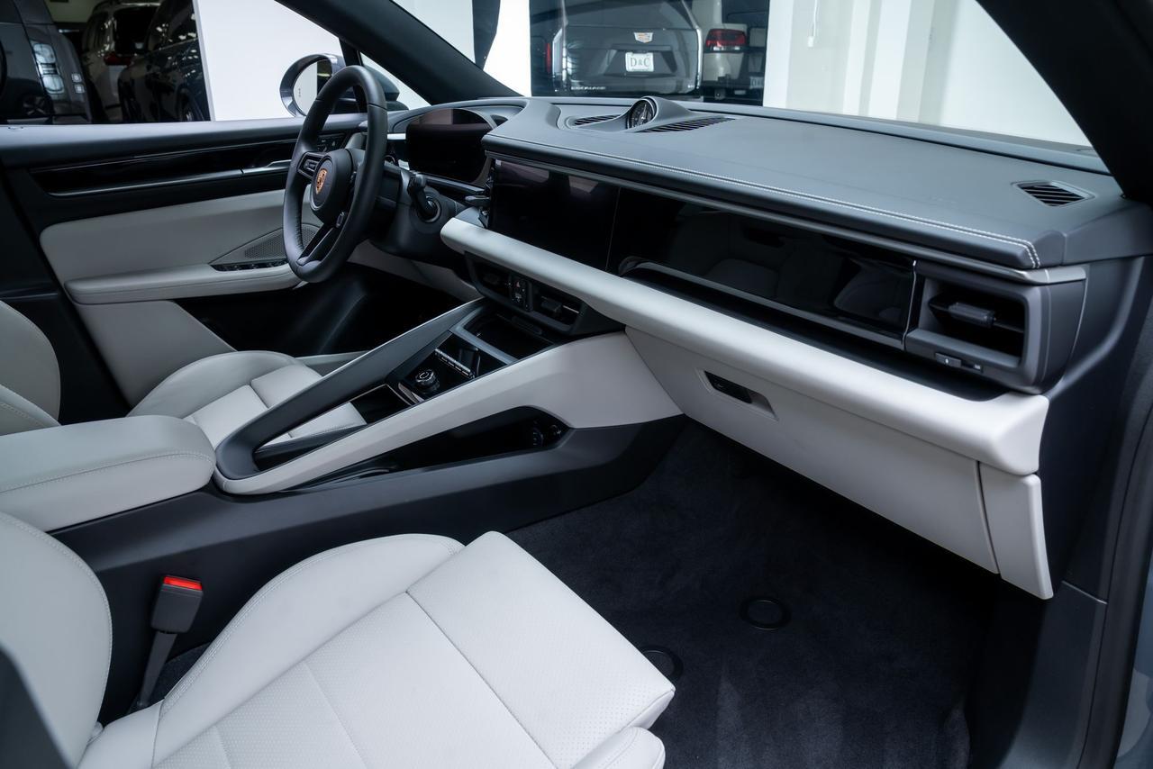 2025 Porsche Macan Electric 4 Sport Chrono Package / Bose Sound / Surround View Portland OR