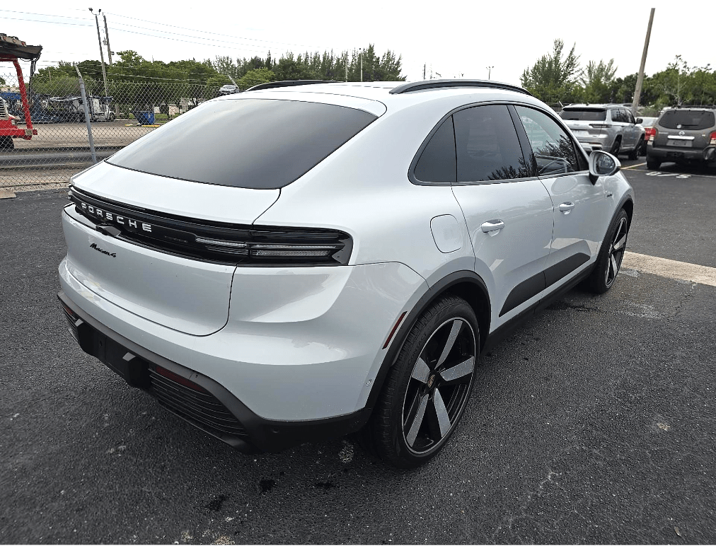 2025 Porsche Macan Electric 4 WP1AA2XA3SL002561 Portland OR
