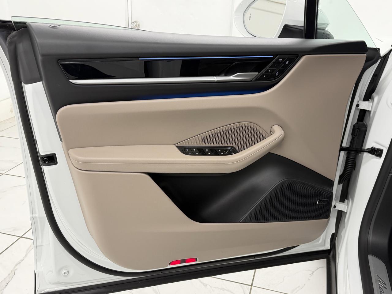 2025 Porsche Macan Electric 4S Newark DE