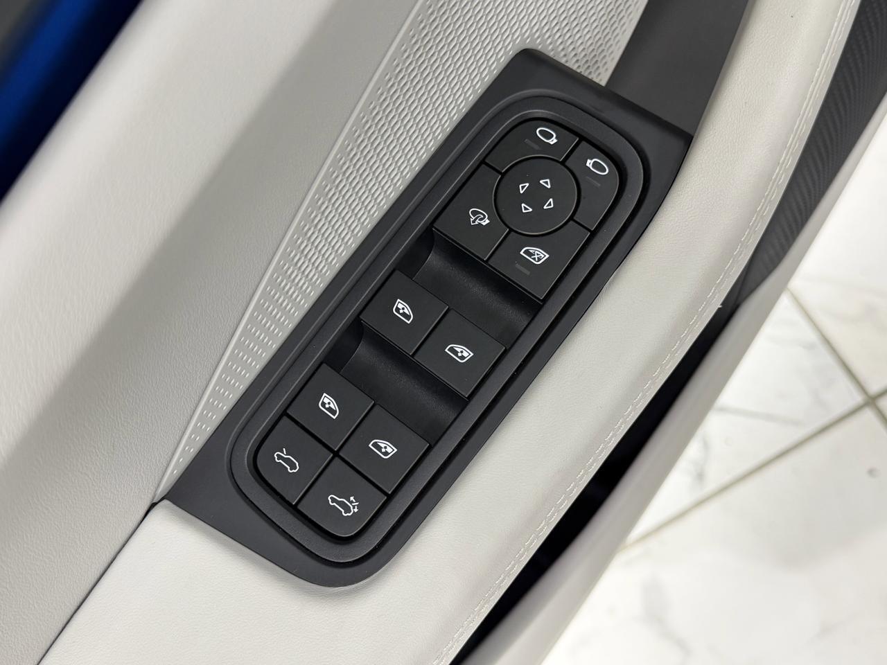 2025 Porsche Macan Electric 4S Newark DE