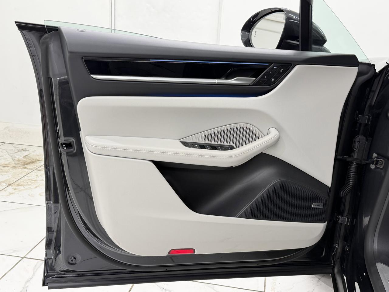 2025 Porsche Macan Electric 4S Newark DE