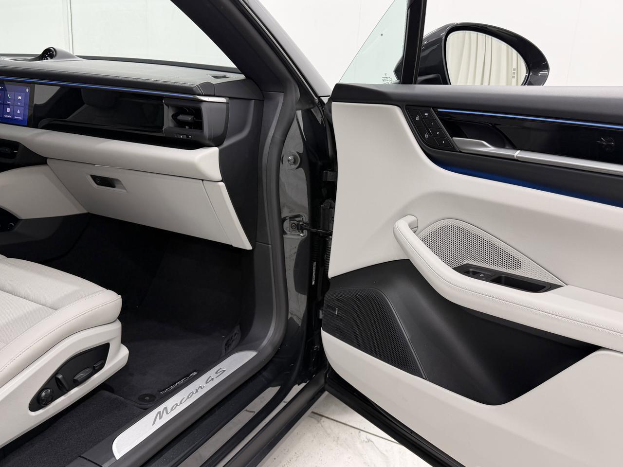 2025 Porsche Macan Electric 4S Newark DE