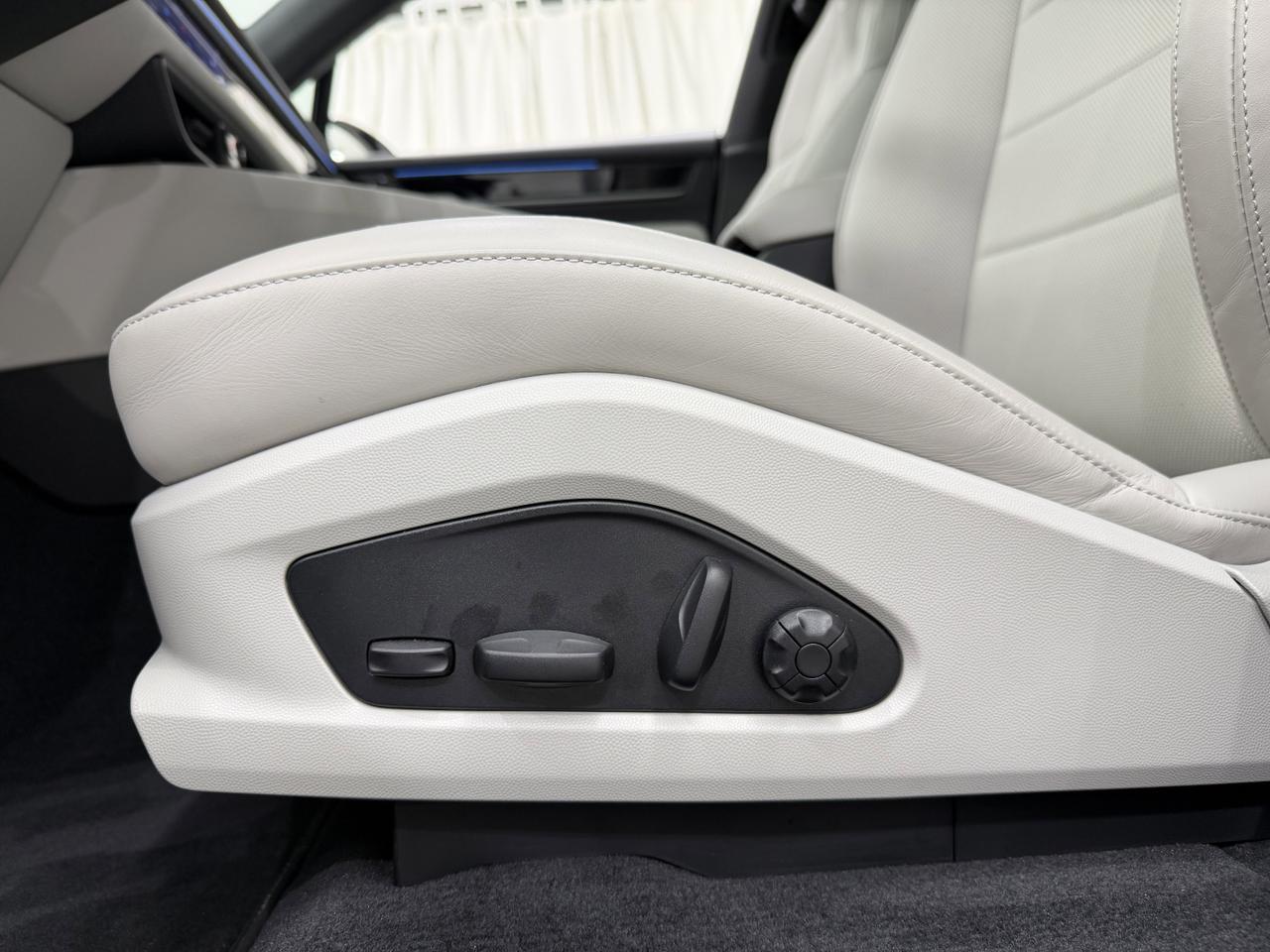 2025 Porsche Macan Electric 4S Newark DE