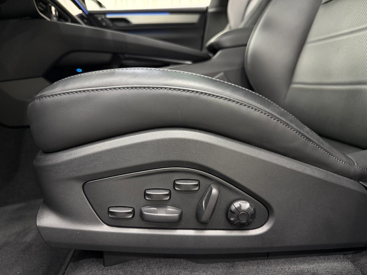 2025 Porsche Macan Electric 4S Newark DE