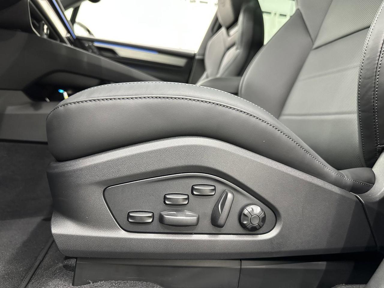 2025 Porsche Macan Electric 4S Newark DE