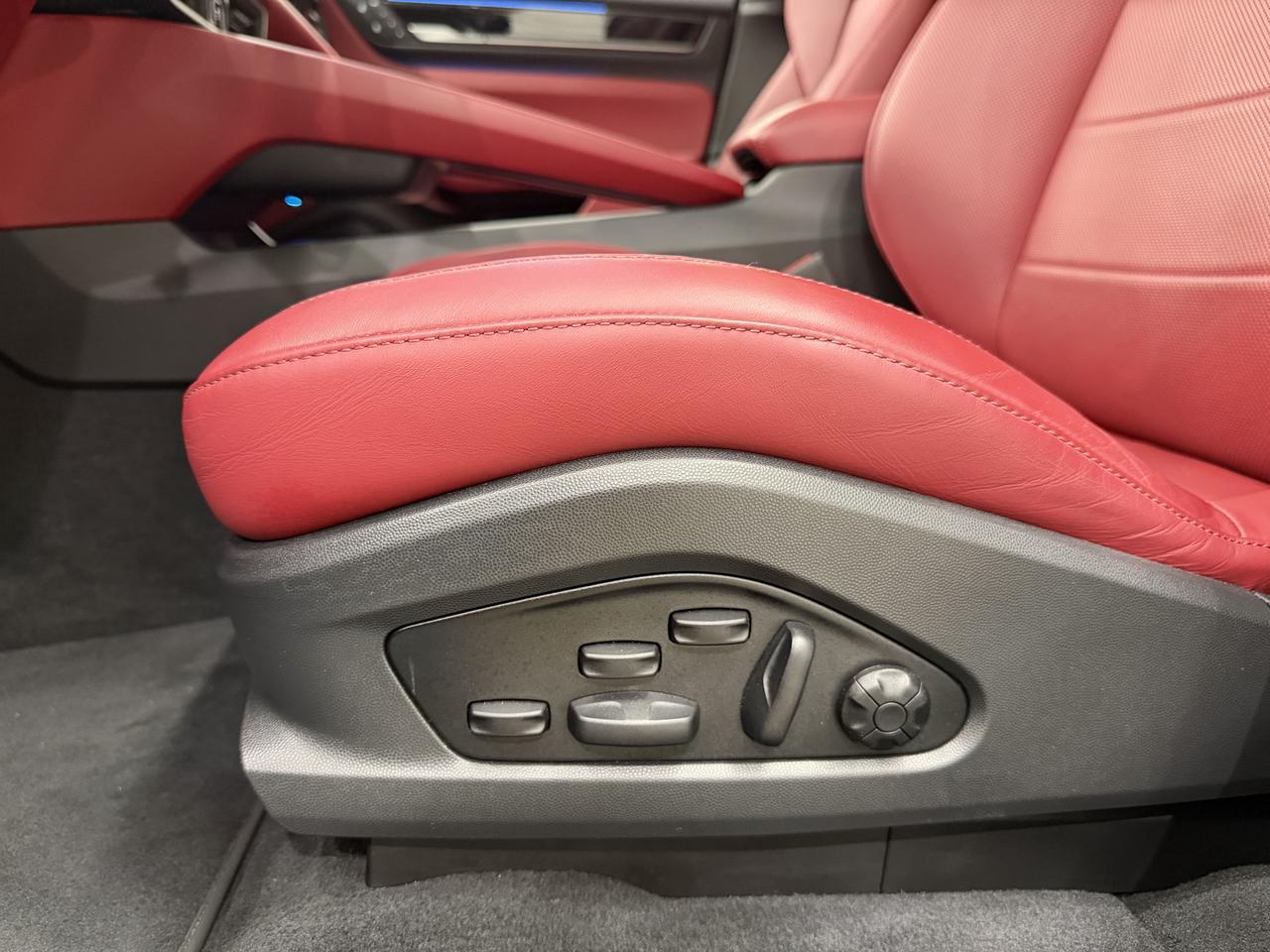 2025 Porsche Macan Electric 4S Newark DE