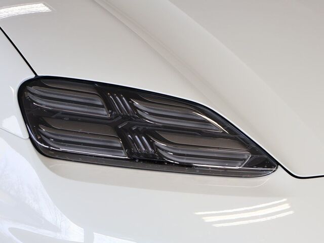 2025 Porsche Macan Electric 4S Oshkosh WI 2025 Porsche Macan Electric 4S Oshkosh WI