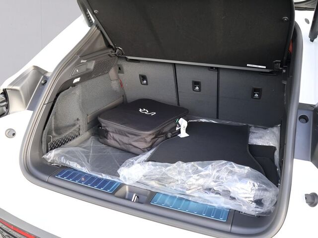 2025 Porsche Macan Electric 4S Oshkosh WI 2025 Porsche Macan Electric 4S Oshkosh WI