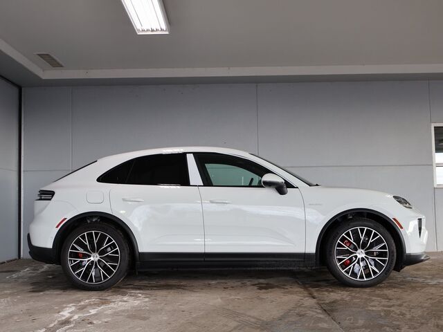 2025 Porsche Macan Electric 4S Oshkosh WI