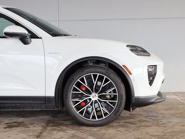 2025 Porsche Macan Electric 4S Oshkosh WI