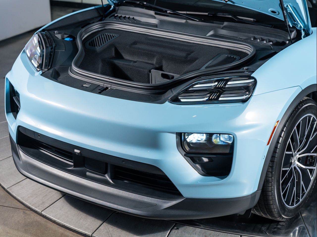 2025 Porsche Macan Electric 4S Santa Clarita CA