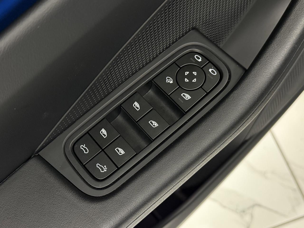 2025 Porsche Macan Electric Newark DE