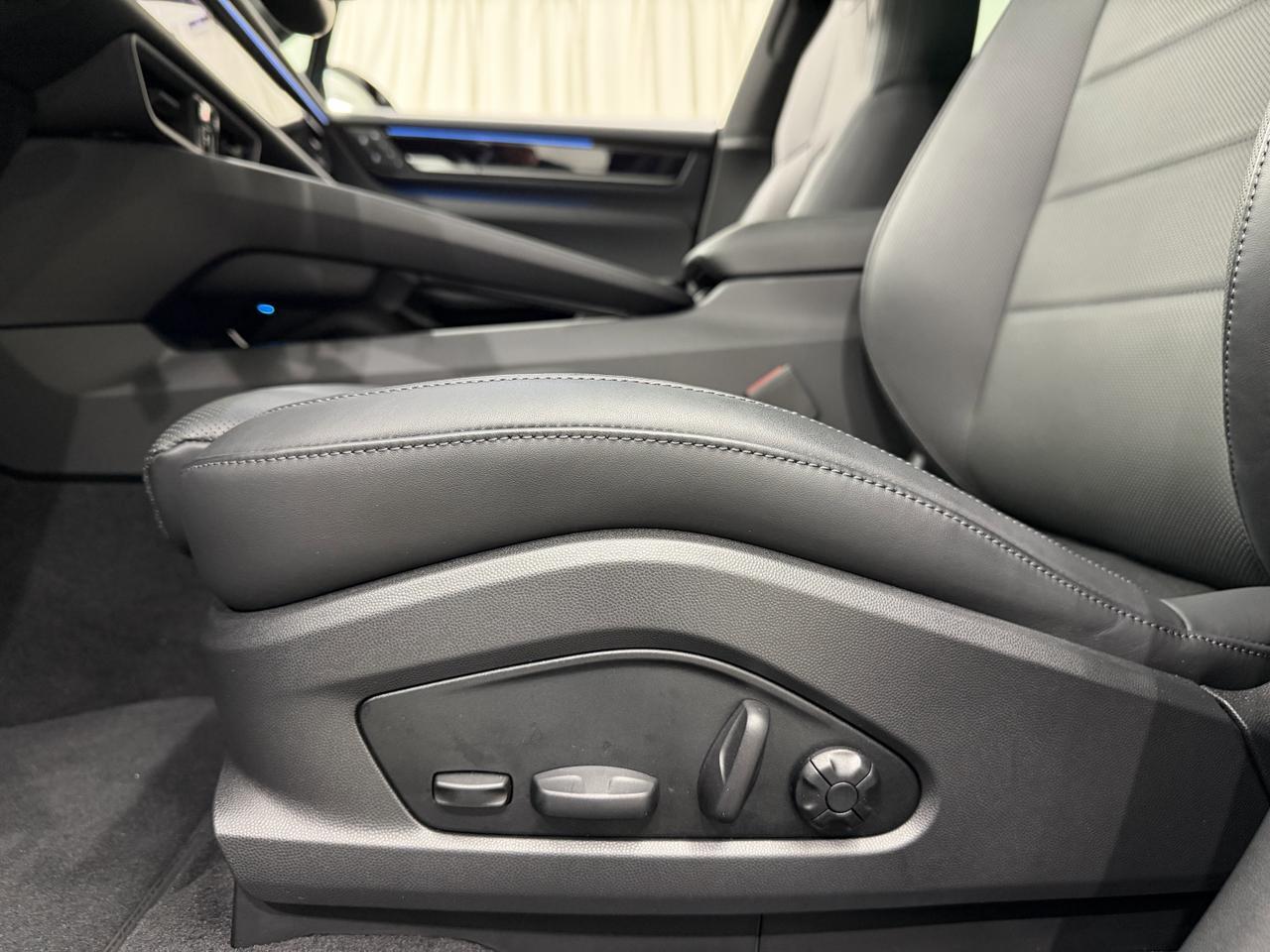 2025 Porsche Macan Electric Newark DE