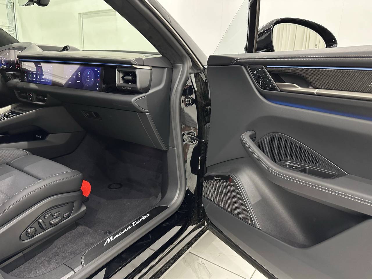 2025 Porsche Macan Electric Turbo Newark DE