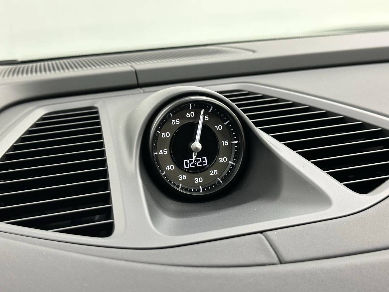 2025 Porsche Macan Electric Turbo Newark DE