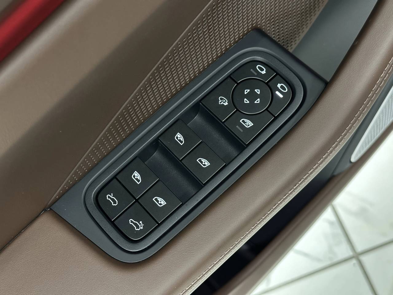 2025 Porsche Macan Electric Turbo Newark DE