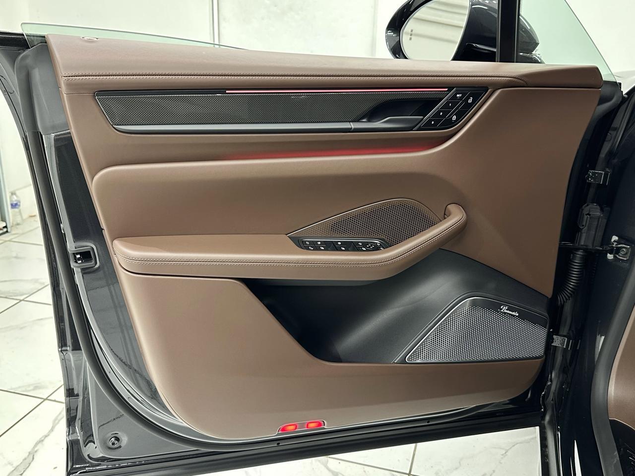 2025 Porsche Macan Electric Turbo Newark DE