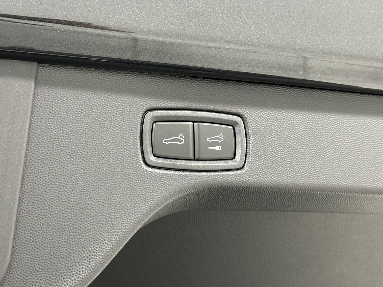 2025 Porsche Macan Electric Turbo Newark DE