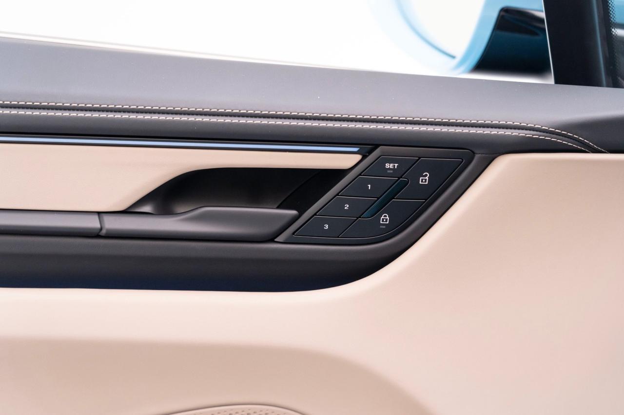 2025 Porsche Macan Electric Turbo Pompano Beach FL