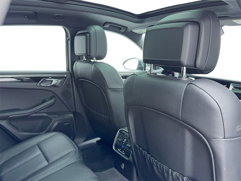 2025 Porsche Macan NAV,CAM,PANO,HTD STS,BLIND SPOT,19&quot; WHLS Plano TX