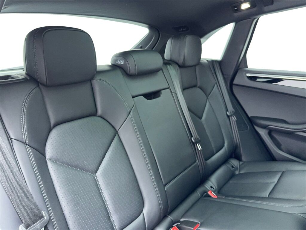2025 Porsche Macan NAV,CAM,PANO,HTD STS,BLIND SPOT,19&quot; WHLS Plano TX