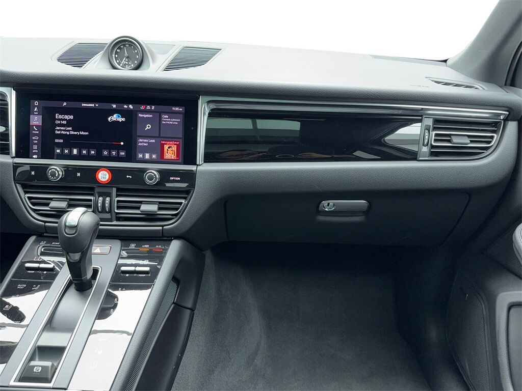 2025 Porsche Macan NAV,CAM,PANO,HTD STS,BLIND SPOT,19&quot; WHLS Plano TX
