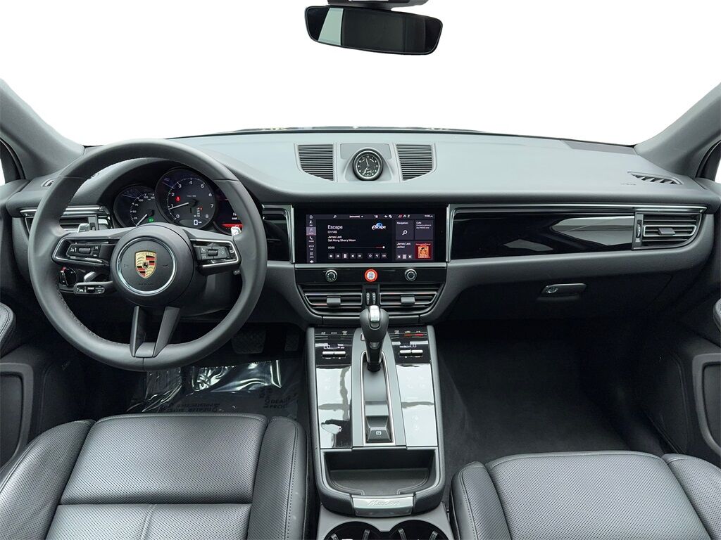 2025 Porsche Macan NAV,CAM,PANO,HTD STS,BLIND SPOT,19&quot; WHLS Plano TX