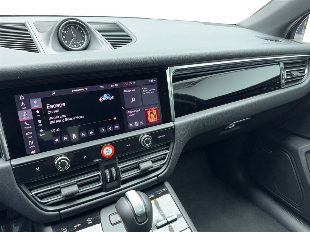 2025 Porsche Macan NAV,CAM,PANO,HTD STS,BLIND SPOT,19&quot; WHLS Plano TX