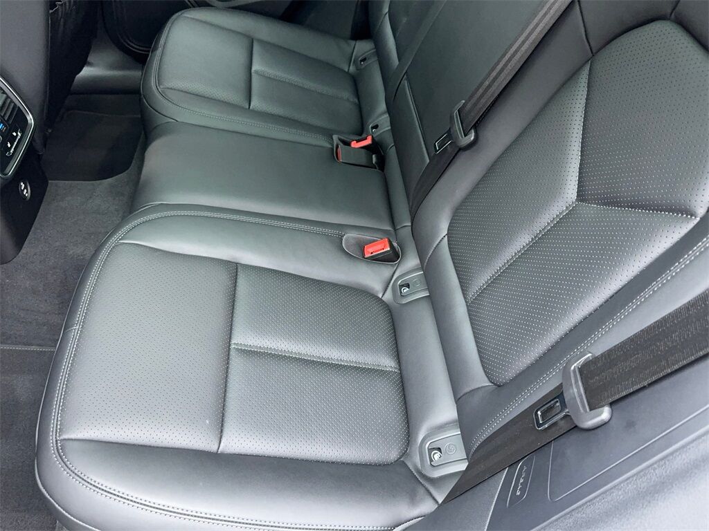 2025 Porsche Macan NAV,CAM,PANO,HTD STS,BLIND SPOT,19&quot; WHLS Plano TX