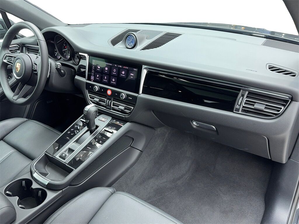 2025 Porsche Macan NAV,CAM,PANO,HTD STS,BLIND SPOT,19&quot; WHLS Plano TX