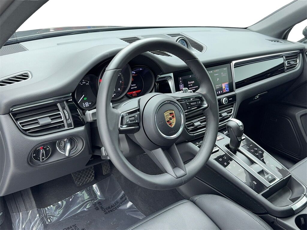 2025 Porsche Macan NAV,CAM,PANO,HTD STS,BLIND SPOT,19&quot; WHLS Plano TX