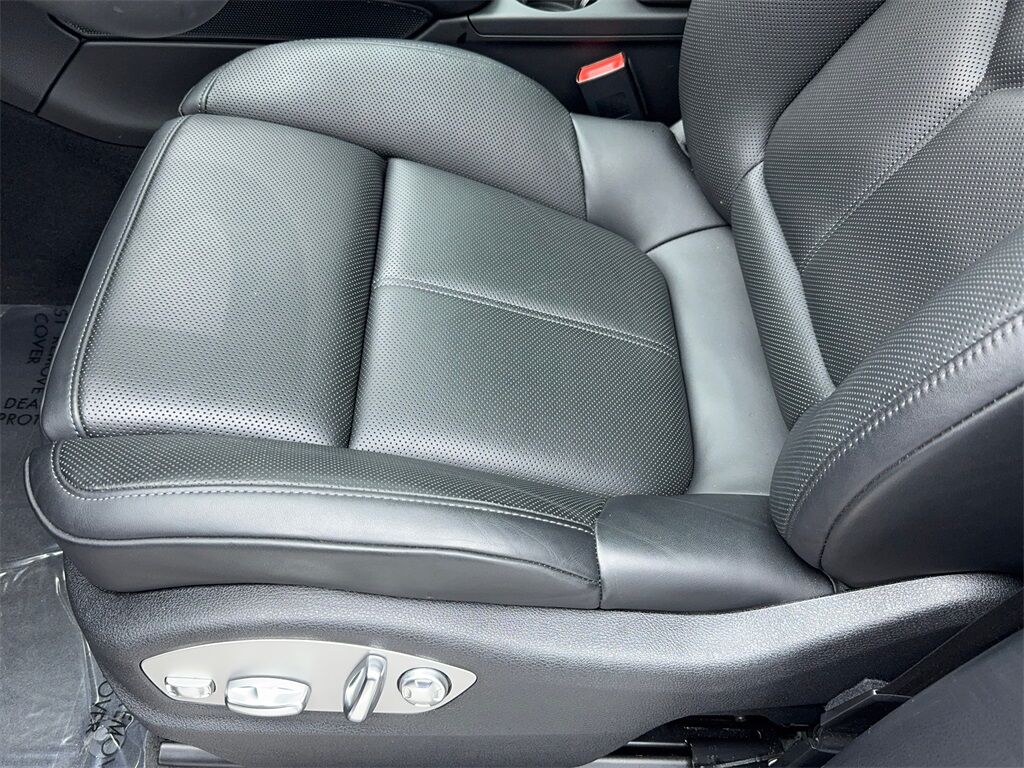 2025 Porsche Macan NAV,CAM,PANO,HTD STS,BLIND SPOT,19&quot; WHLS Plano TX