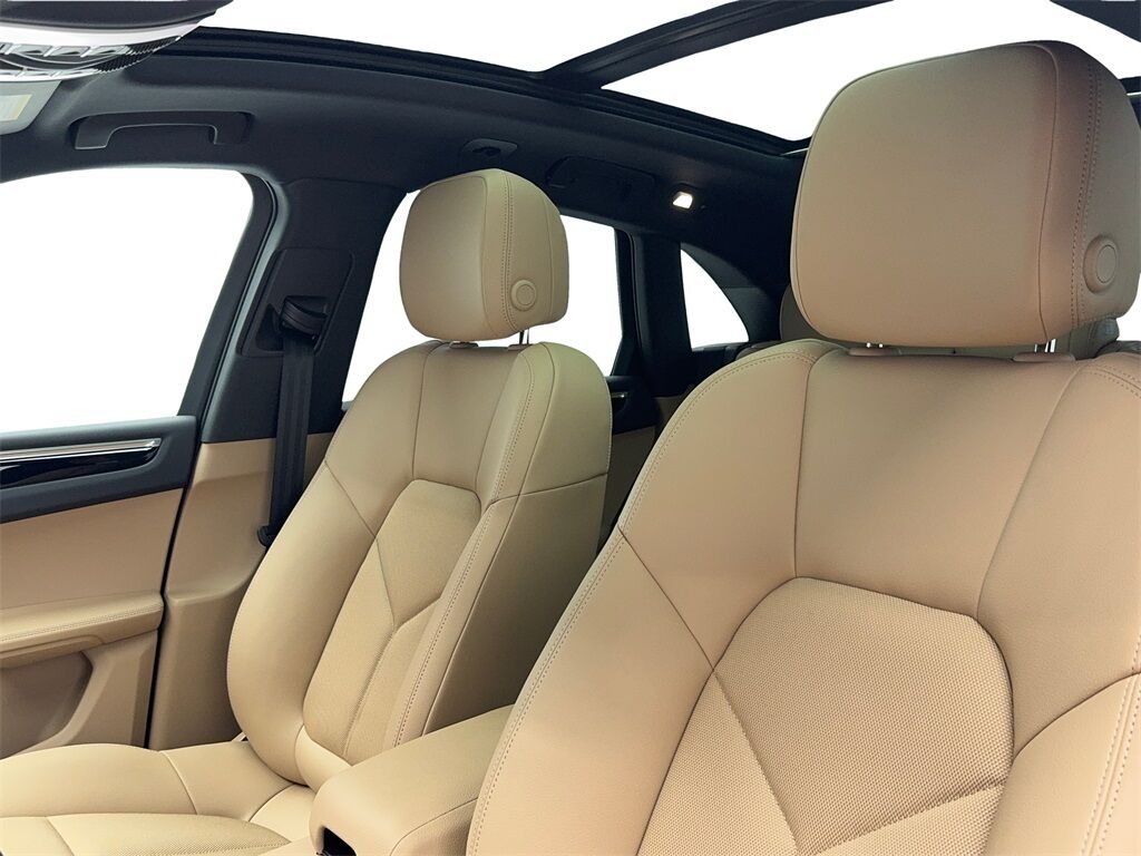 2025 Porsche Macan NAV,CAM,PANO,HTD STS,BLIND SPOT,19&quot; WHLS Plano TX