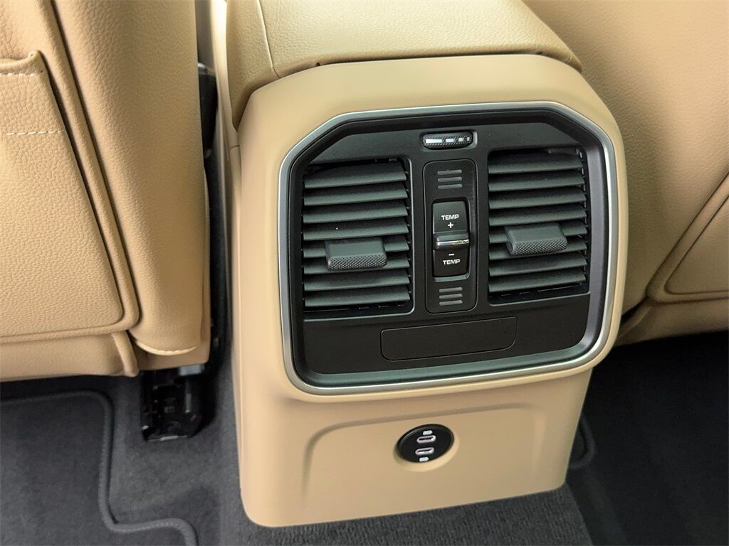 2025 Porsche Macan NAV,CAM,PANO,HTD STS,BLIND SPOT,19&quot; WHLS Plano TX