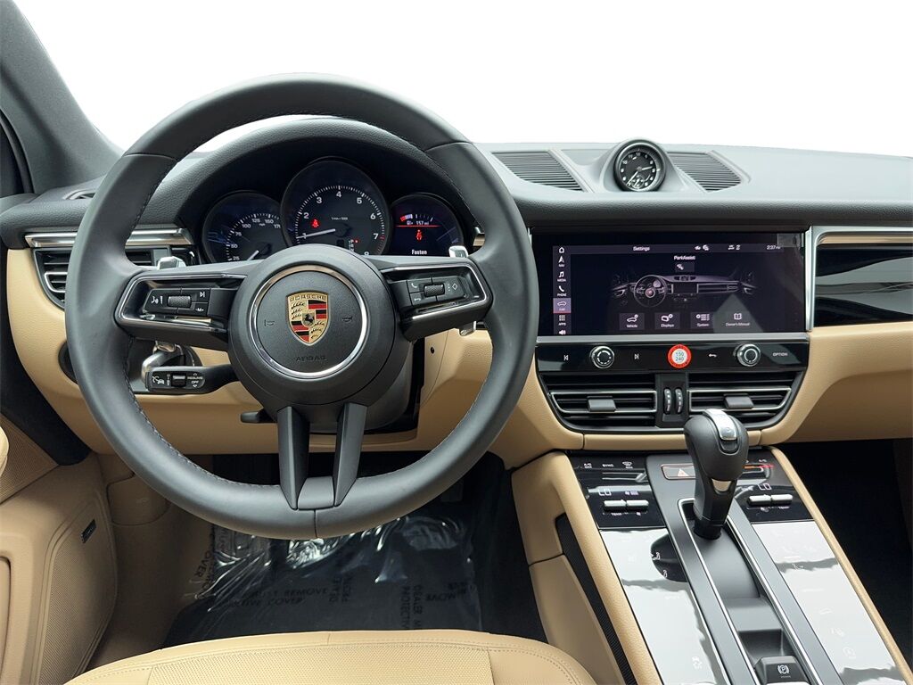 2025 Porsche Macan NAV,CAM,PANO,HTD STS,BLIND SPOT,19&quot; WHLS Plano TX