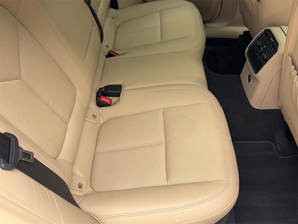 2025 Porsche Macan NAV,CAM,PANO,HTD STS,BLIND SPOT,19&quot; WHLS Plano TX