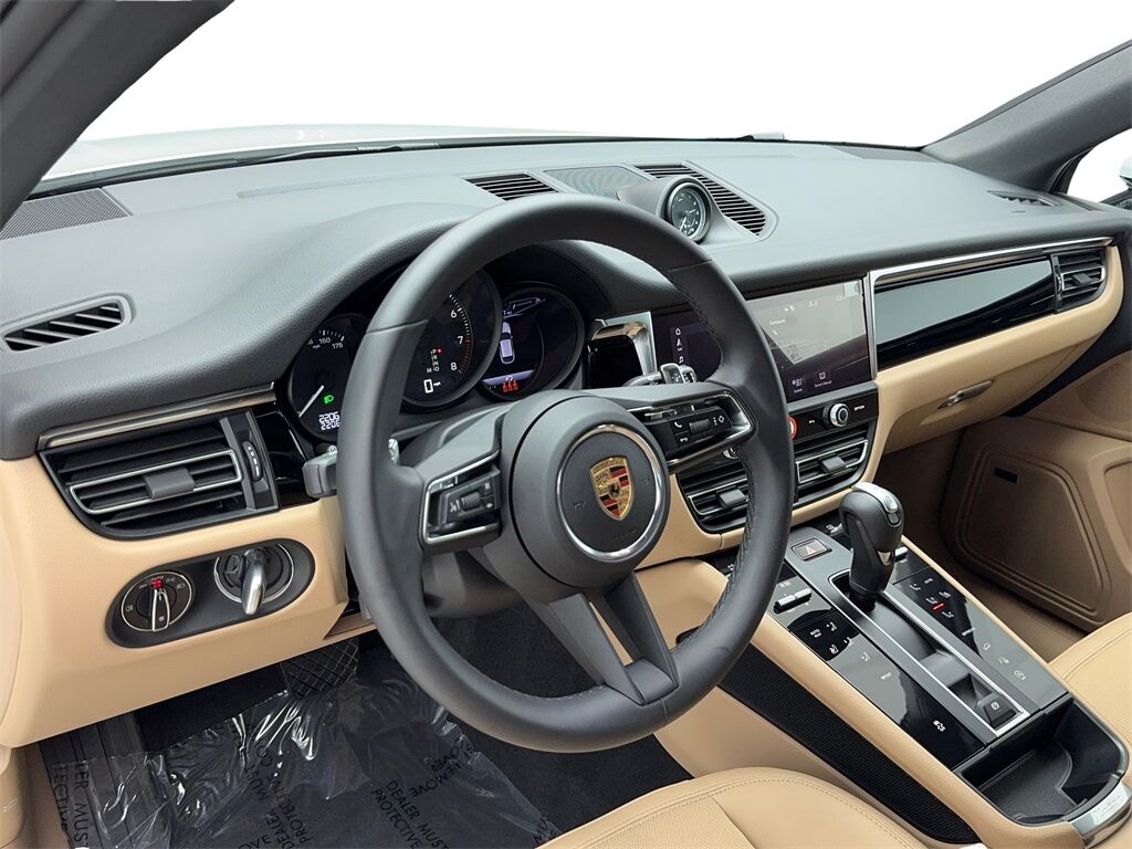 2025 Porsche Macan NAV,CAM,PANO,HTD STS,BLIND SPOT,19&quot; WHLS Plano TX