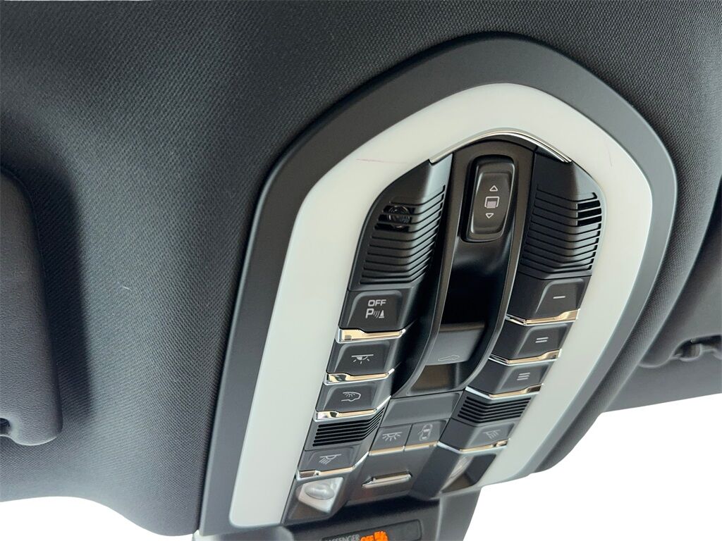 2025 Porsche Macan NAV,CAM,PANO,HTD STS,BLIND SPOT,19&quot; WHLS Plano TX
