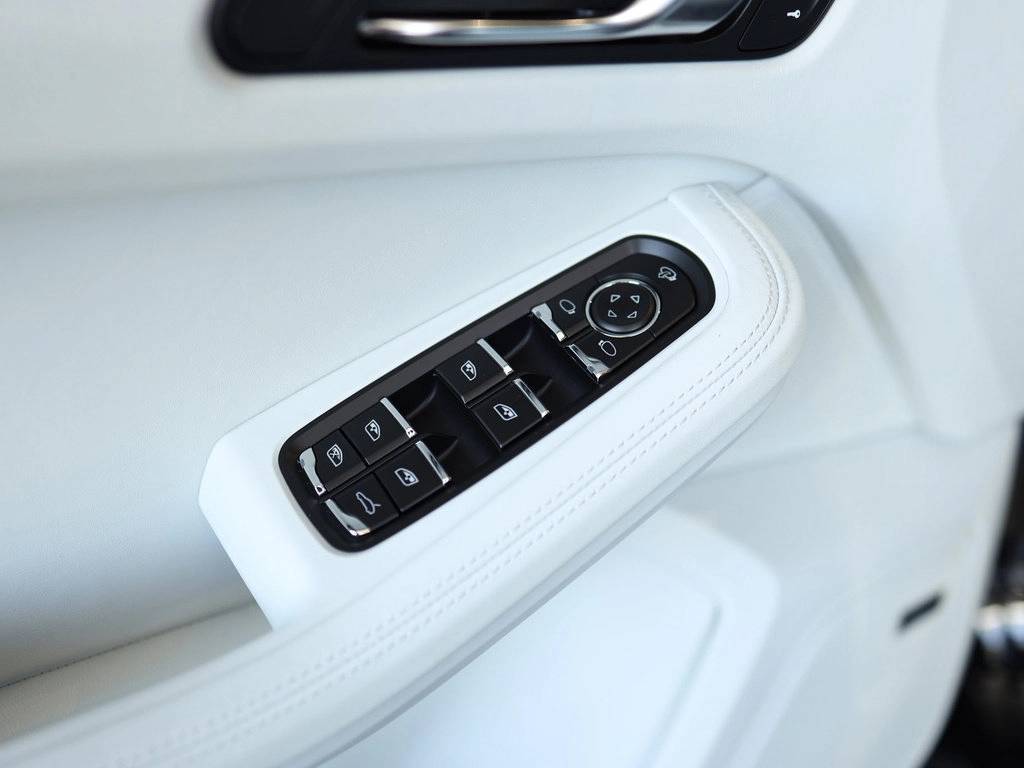 2025 Porsche Macan S Bakersfield CA