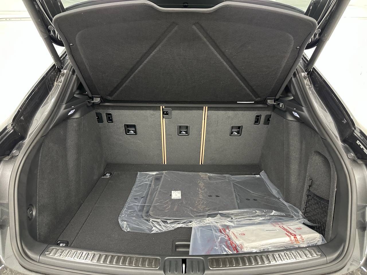 2025 Porsche Macan S Newark DE