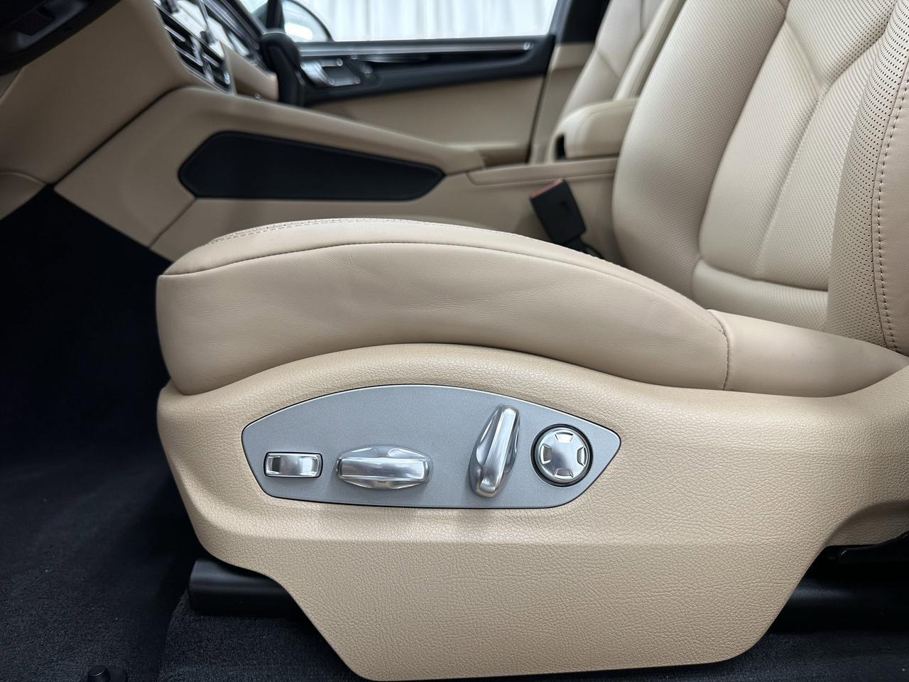 2025 Porsche Macan S Newark DE