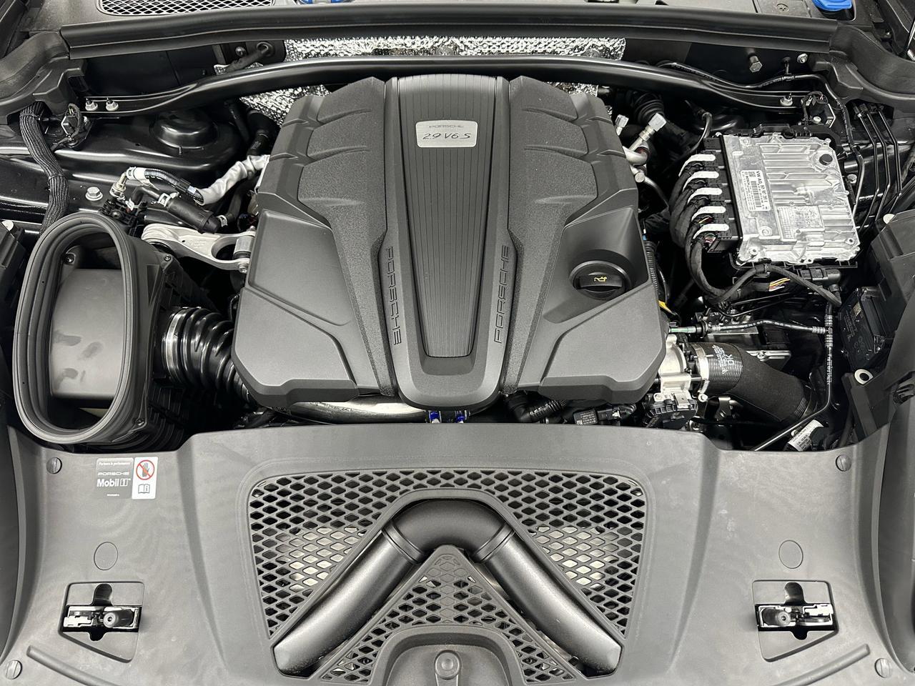 2025 Porsche Macan S Newark DE