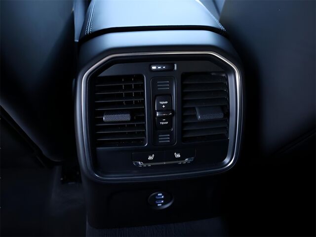 2025 Porsche Macan S Oshkosh WI 2025 Porsche Macan S Oshkosh WI