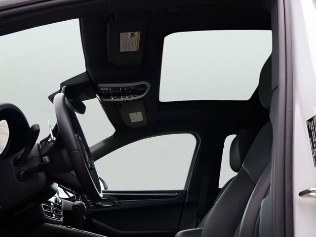 2025 Porsche Macan T Oshkosh WI