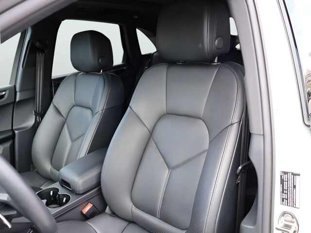 2025 Porsche Macan T Oshkosh WI