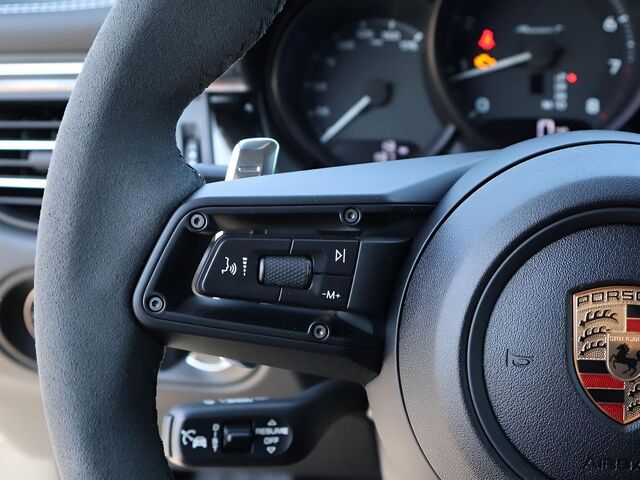 2025 Porsche Macan T Oshkosh WI