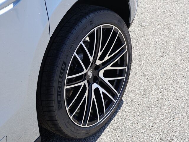 2025 Porsche Macan T Oshkosh WI