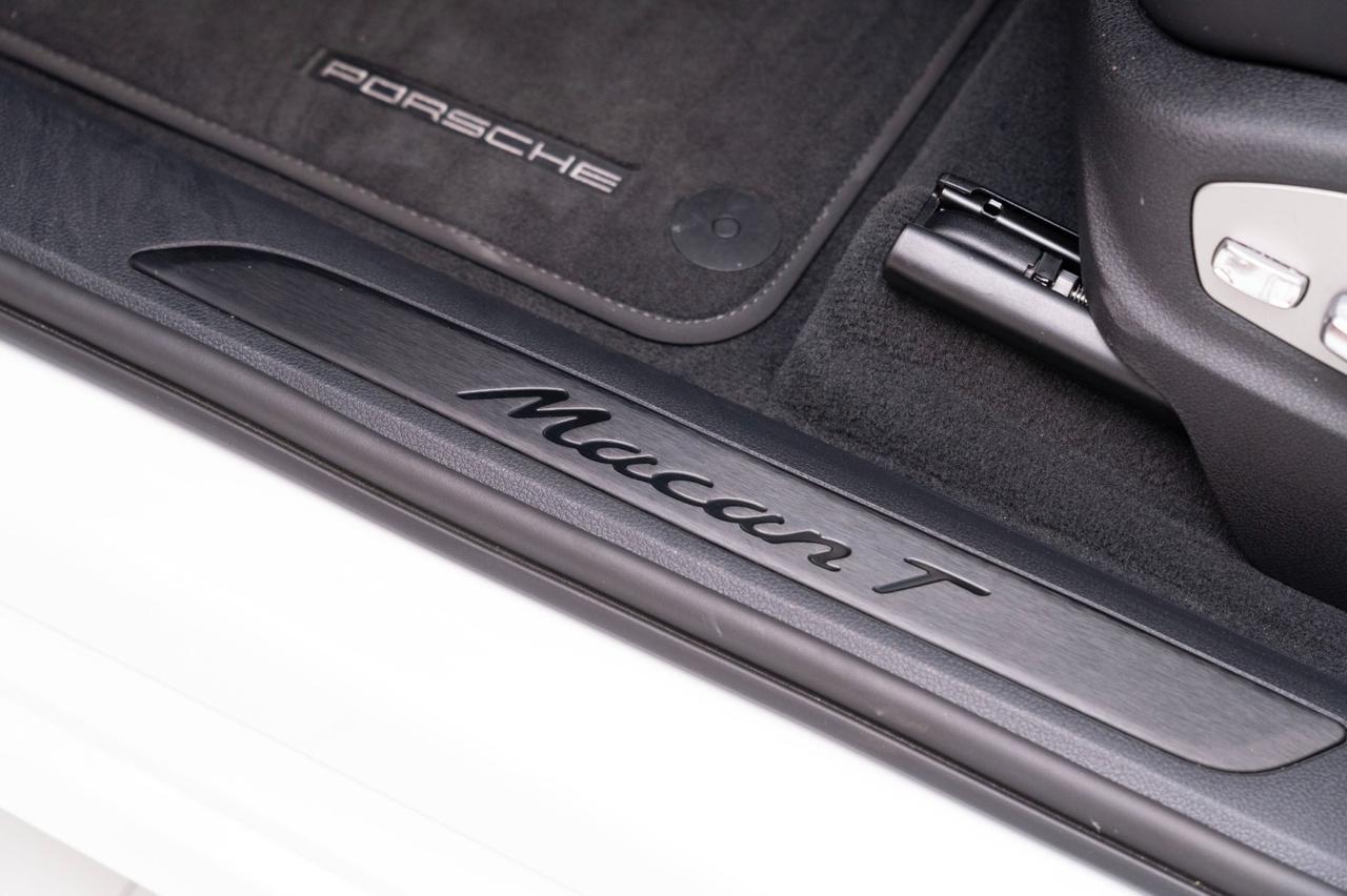 2025 Porsche Macan T Pompano Beach FL