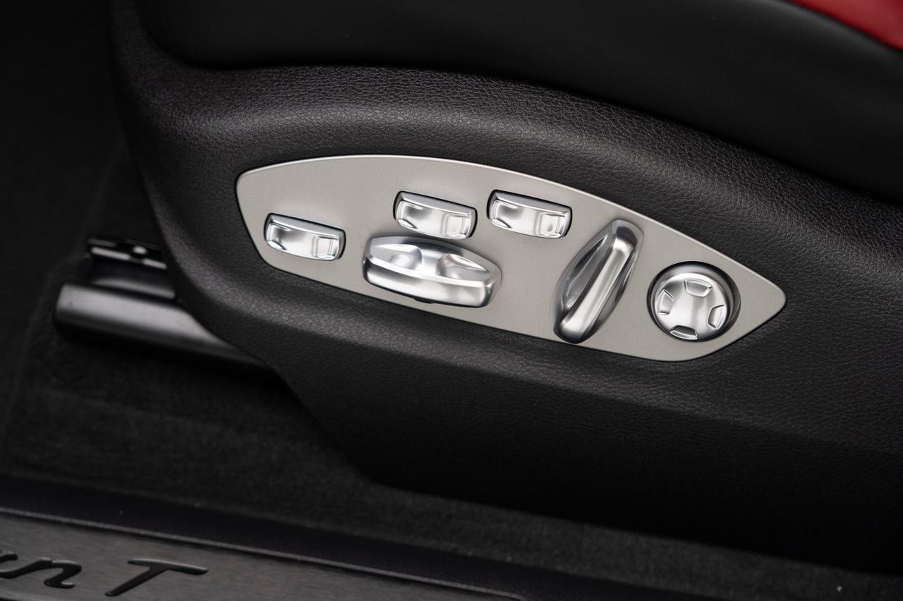 2025 Porsche Macan T Pompano Beach FL